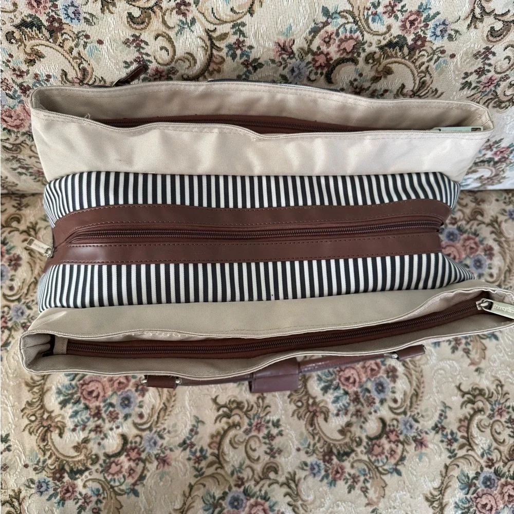 Isaac Mizrahi Large Essential Travel Tote Beige and Stripes - Picture 7 of 10